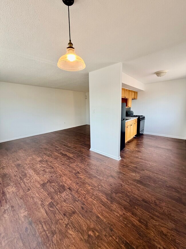 Building Photo - 6518 N Camac St