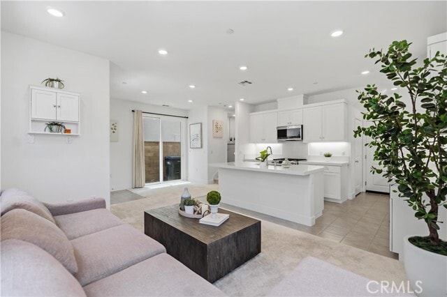 Building Photo - 208 Yerba