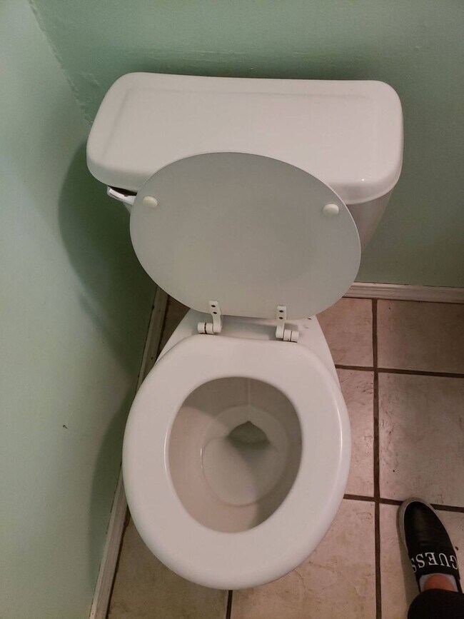 Building Photo - 1005 NE D St