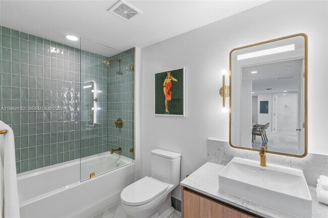 Building Photo - 159 NE 6th St