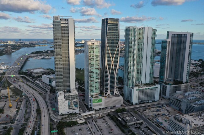 Building Photo - 1100 Biscayne Blvd