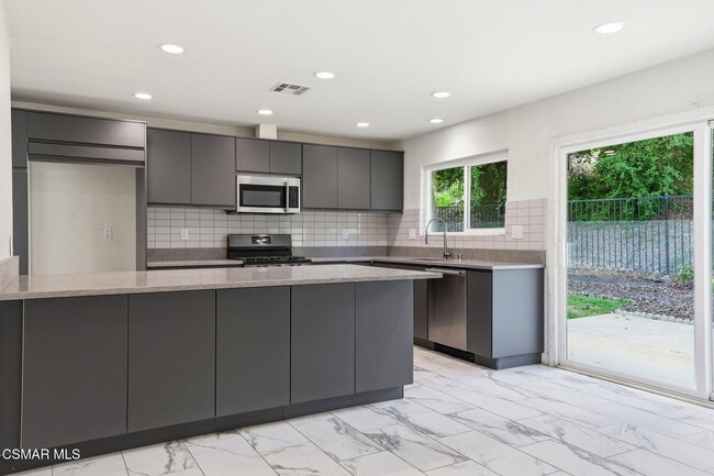 Building Photo - 30845 Catarina Dr