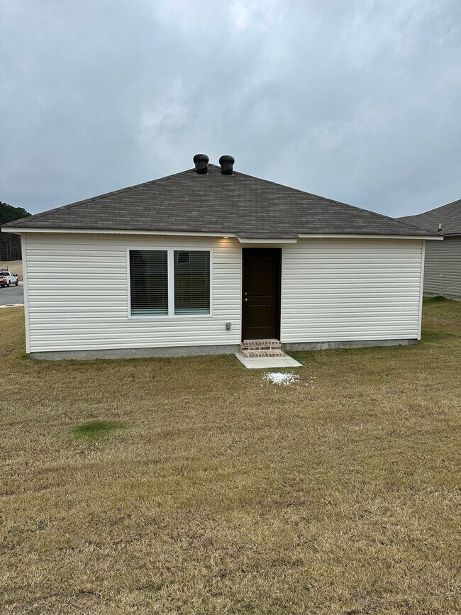 Building Photo - **PreLeasing*  NEW Three Bedroom | Two Bath Home in Benton