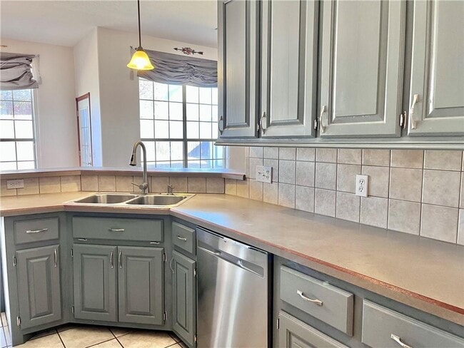 Building Photo - 628 Allison Ln