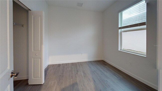 Building Photo - 7773 Lakes Edge Ln