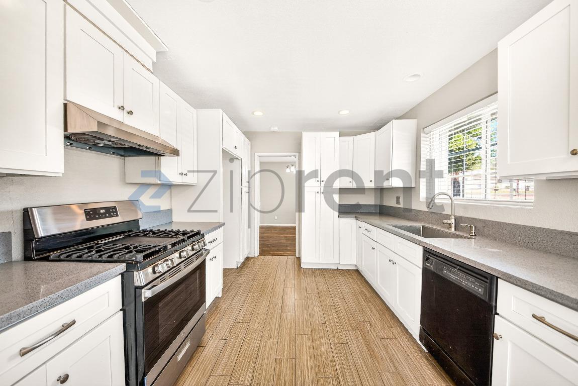 Building Photo - 11758 Broadway Ave