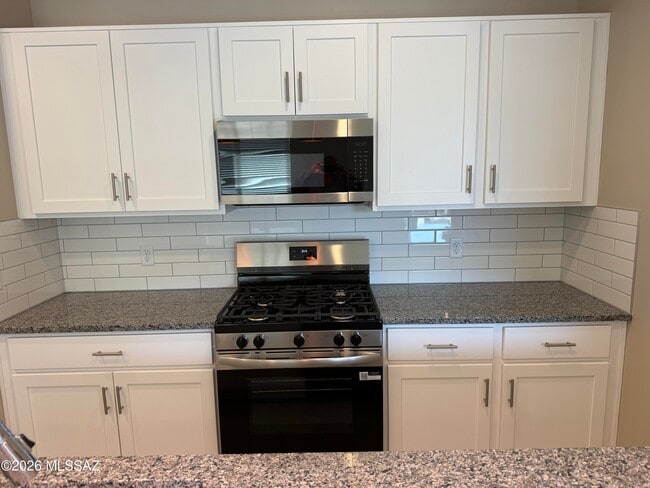 Building Photo - 8829 N Sherry Cervi Wy