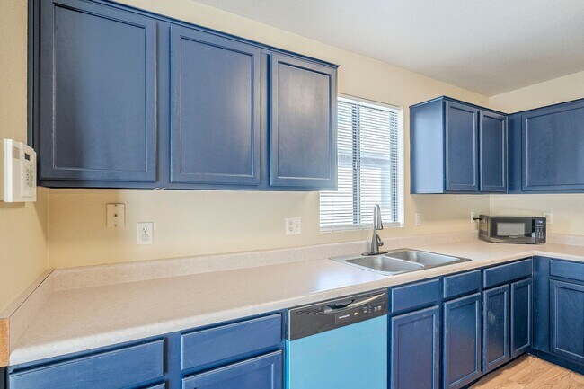 Building Photo - Spacious 3-Bed Tucson Rental with Garage &...