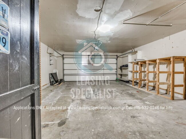 Building Photo - Warr Acres 3 Bed 2 Bath Home with a Pool!!