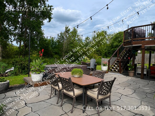 Building Photo - 882 Stag Thicket Ln