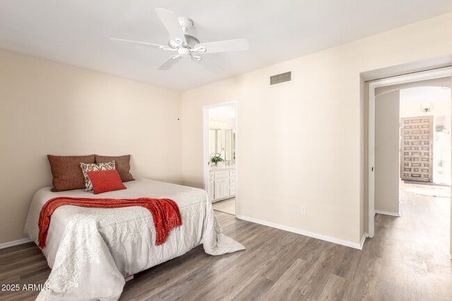 Building Photo - 6735 N 16th Pl