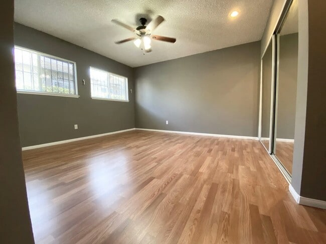 Building Photo - 2037 Lime Ave