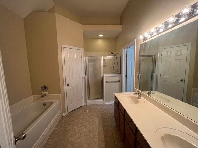 Building Photo - 1275 Isle Bay Dr