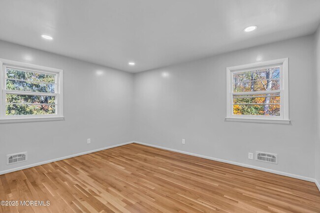 Building Photo - 16 Burdge Dr