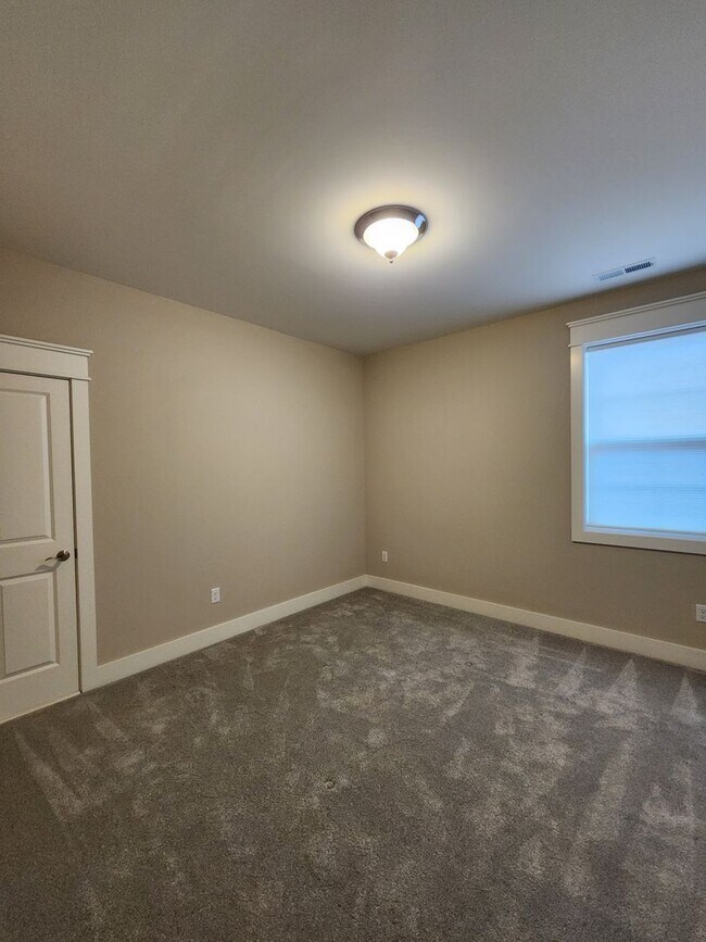 Building Photo - Black Mountain-Sweet Birch Commons***