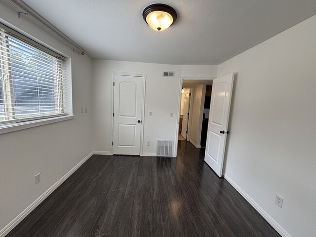 Building Photo - 5700 S 900 E