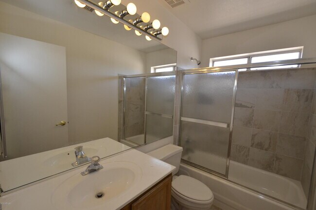 Building Photo - 630 N Diane Ct