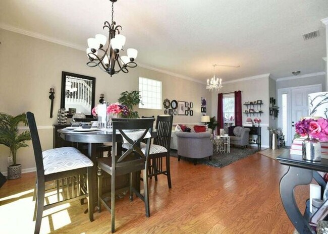 Building Photo - 158 Berenger Walk