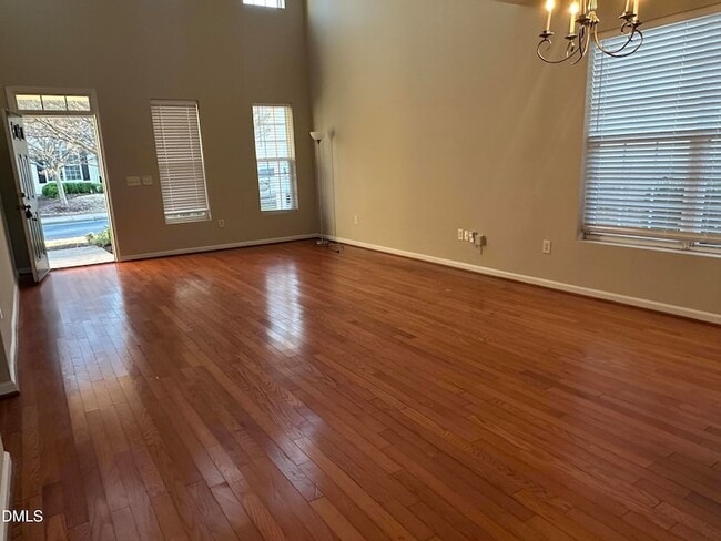 Building Photo - 553 Writers Way