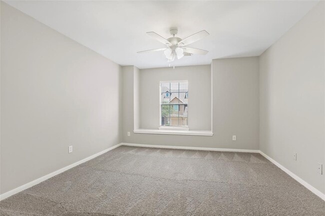 Building Photo - 8315 Greys Ln