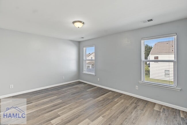 Building Photo - 141 Davila St