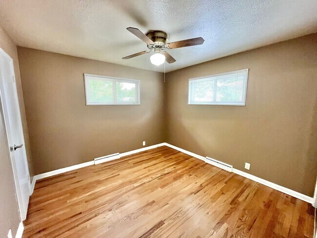 Building Photo - Spacious Littleton Home with Large Fenced Yard & Attached Garage!