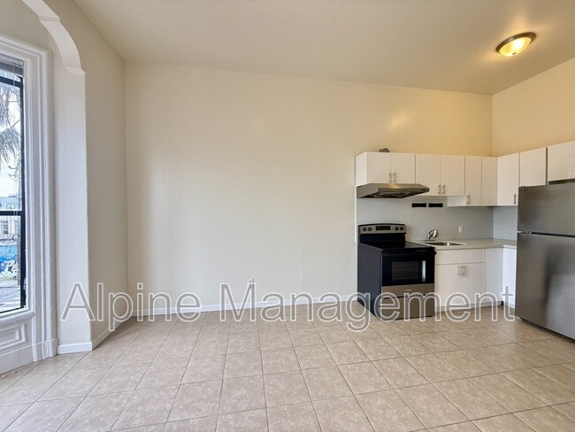 Building Photo - 2315 Mission St