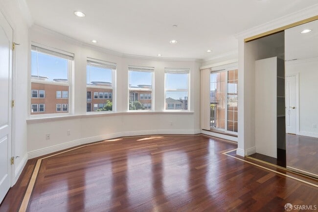 Building Photo - 499 33rd Ave