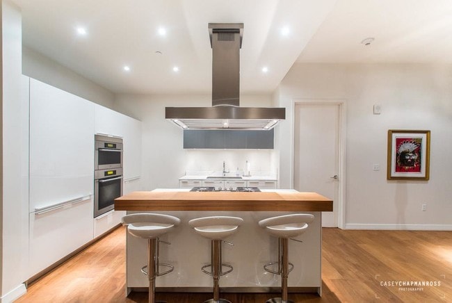 Building Photo - 210 Lavaca St