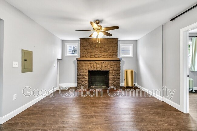 Building Photo - 618 Elmwood Ave