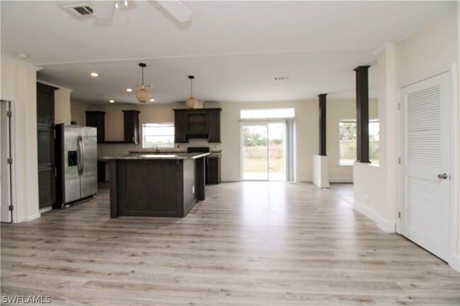 Building Photo - 4660 43rd Ave NE