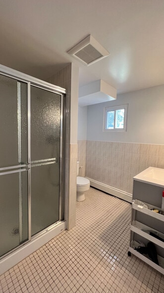 Shower only - 66 Smith St