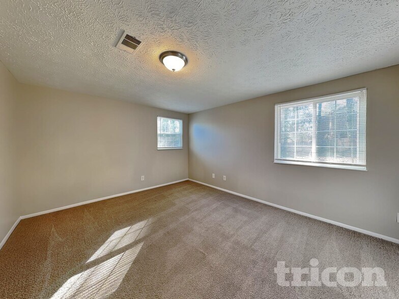 Building Photo - 5043 Stone Trace