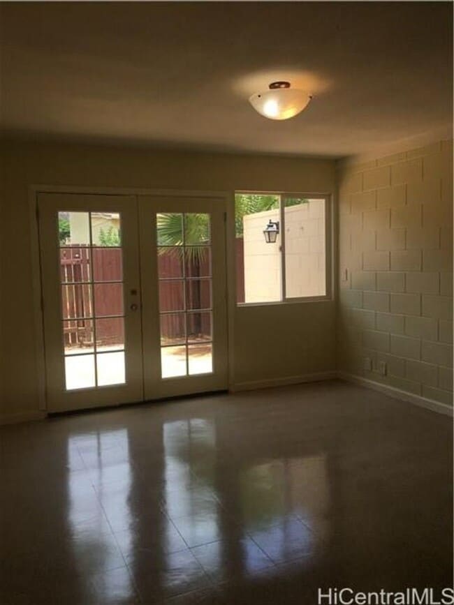 Building Photo - Single Level 4 Bedroom, 2 Full Bath with C...