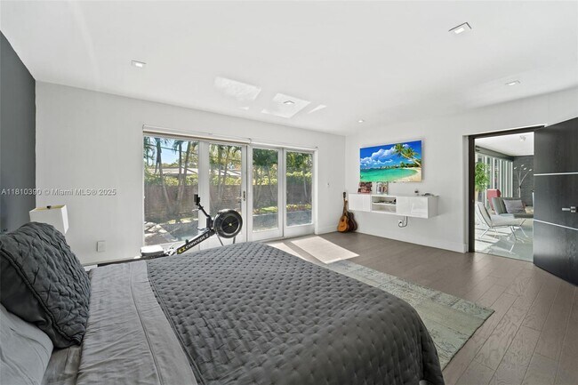Building Photo - 18 Samana Dr