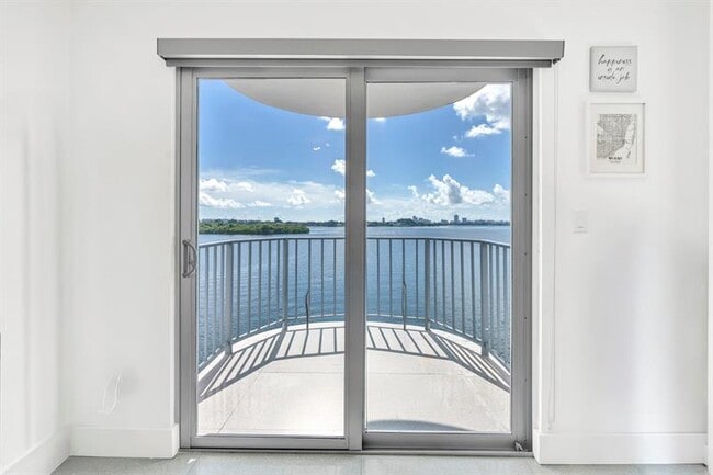 Building Photo - 11930 N Bayshore Dr