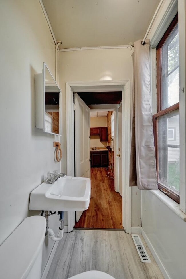 Building Photo - 2411 Q St