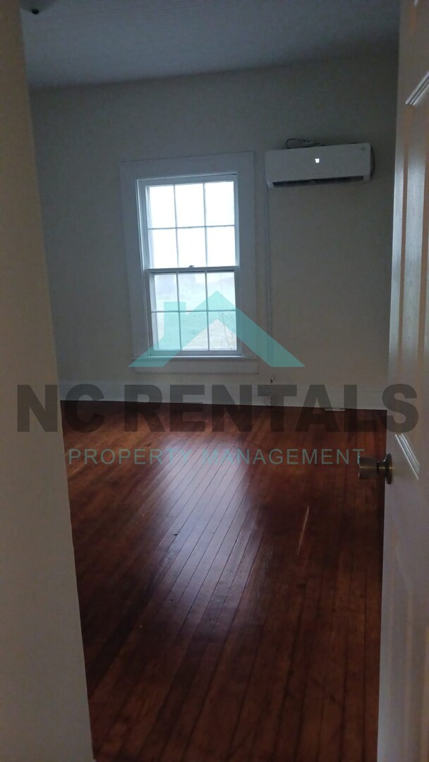 Building Photo - 307 N Parker St