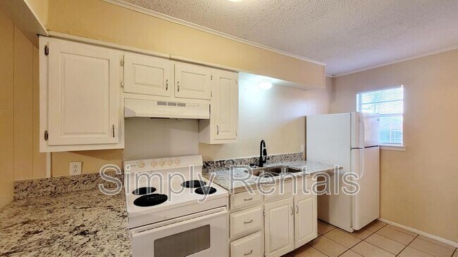 Building Photo - 400 Bill Bradford Rd