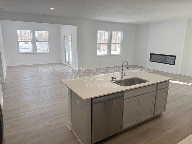 Building Photo - 6388 Tutelo Dr