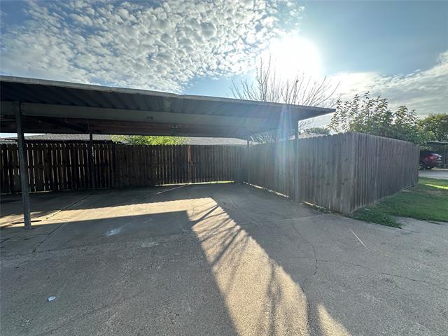Building Photo - 306 Towne House Ln