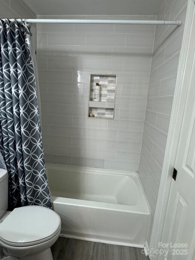 Building Photo - 7801 Renaissance Ct