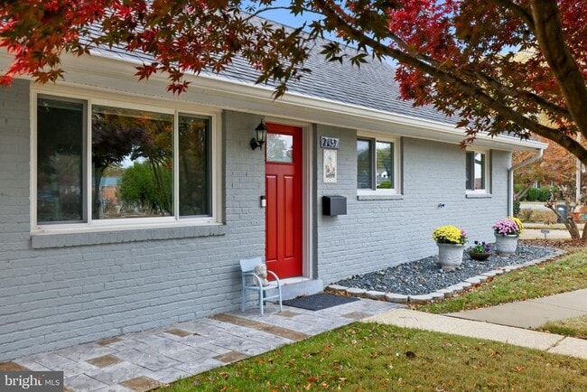 Building Photo - 7137 Murray Ln