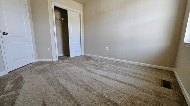 Building Photo - 9387 Rock Ripple Ln