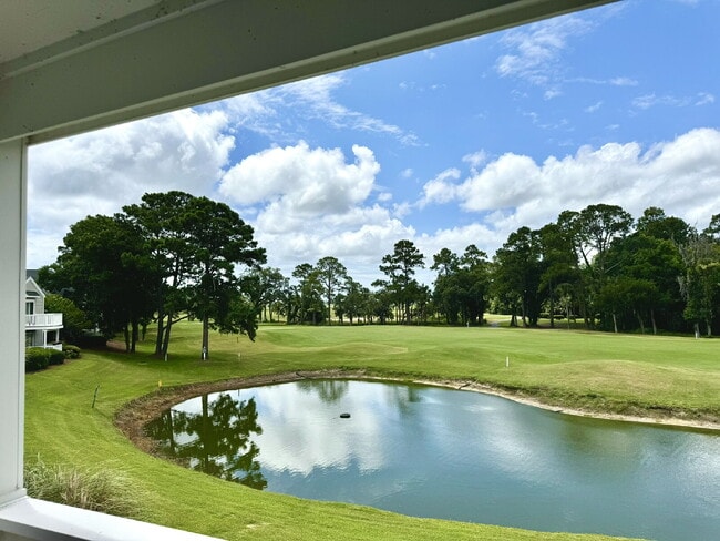 Building Photo - Spacious Three Bedroom Townhome in Old South!