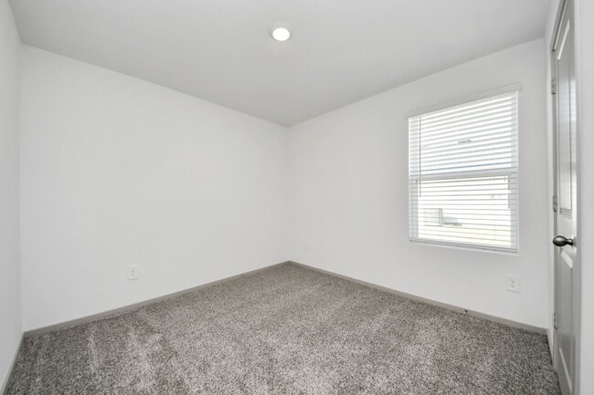 Building Photo - 1018 Bluegill Ln