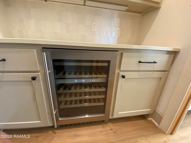 Building Photo - 2110 Belfleur St