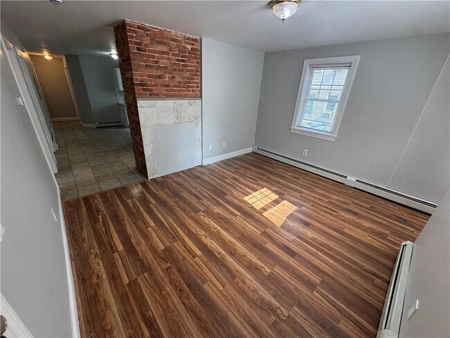 Building Photo - 136 Almy St