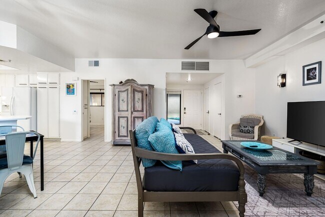 Building Photo - 255 S Avenida Caballeros