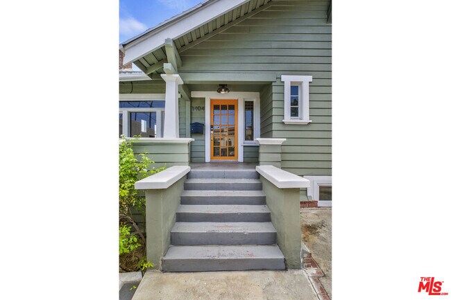 Building Photo - 1404 Maltman Ave